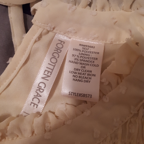 Cute frilly yellow top - Picture 3 of 4